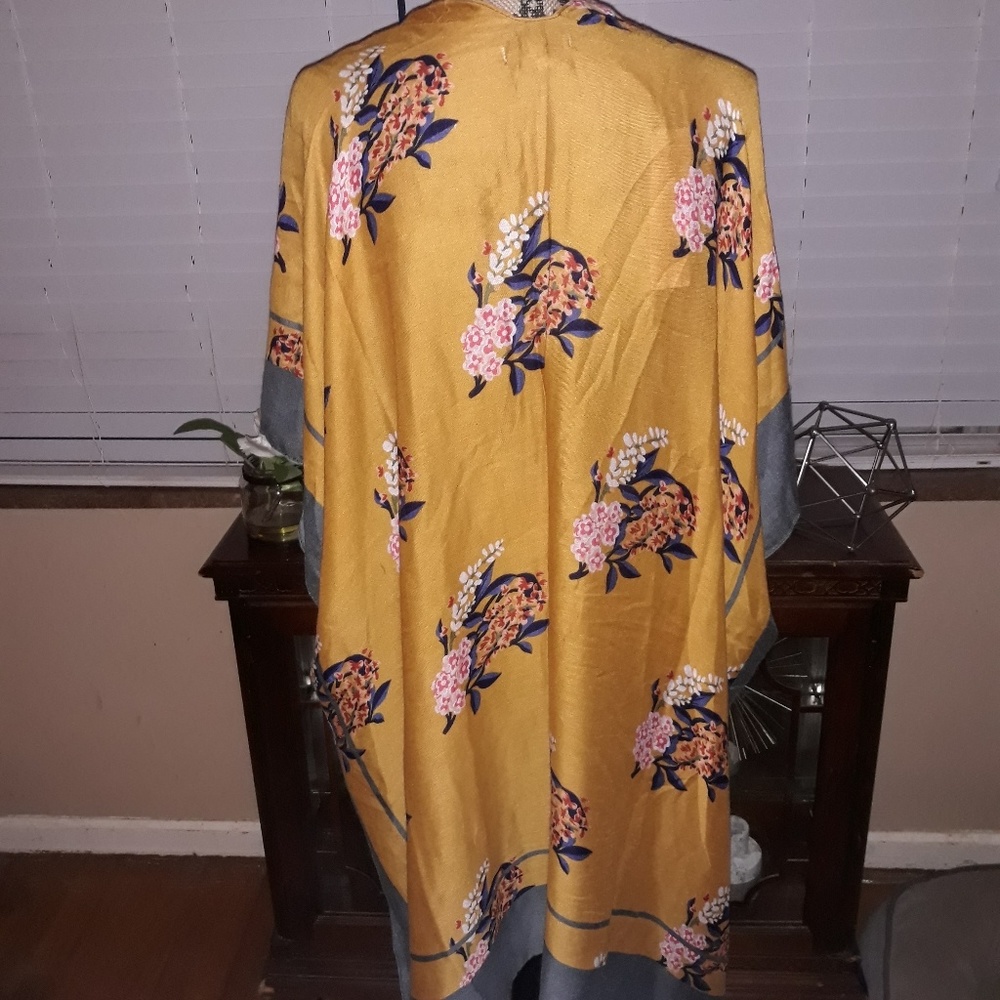 Woman Heart kimono - Picture 3 of 5